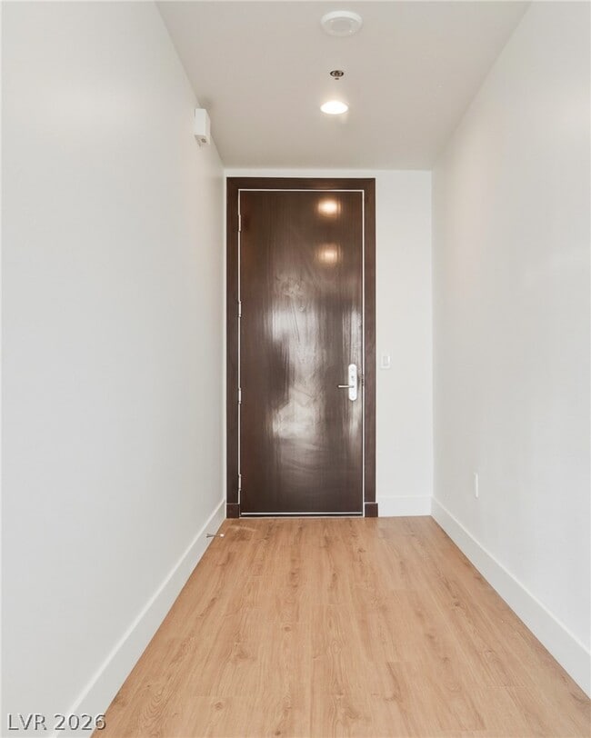 Building Photo - 4575 Dean Martin Dr