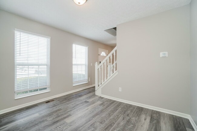 Building Photo - 7377 Winchester Cathedral Ct