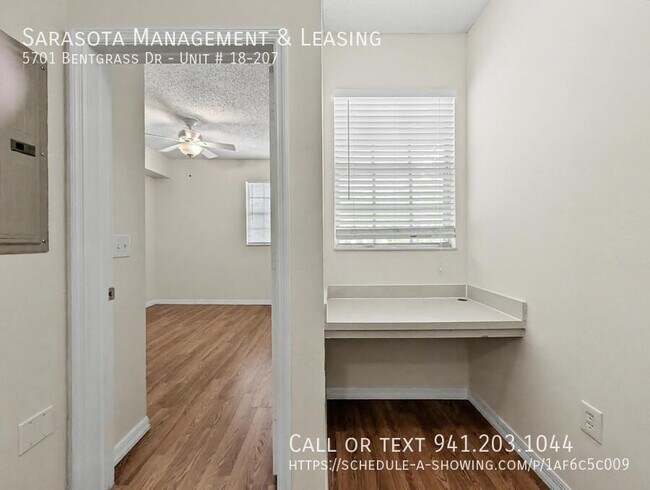 Building Photo - 5701 Bentgrass Dr