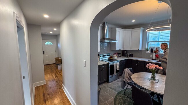 Building Photo - New Construction - 7BR for 2026 School Year!