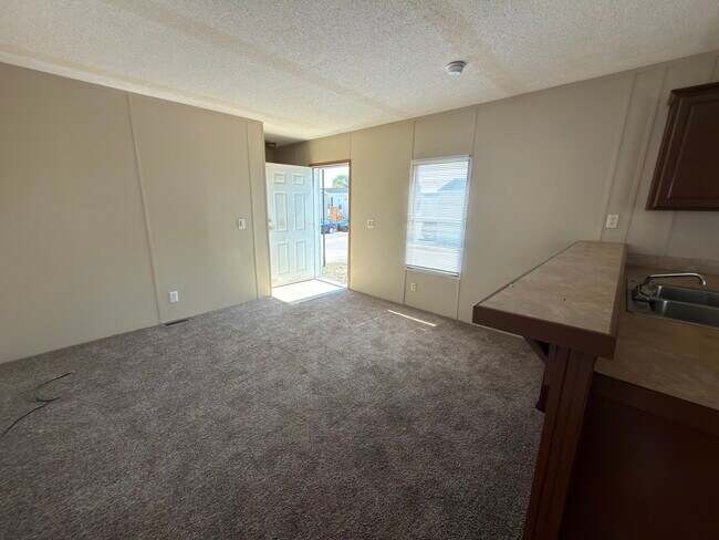 Building Photo - 25353 Nuway Ave