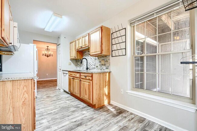 Building Photo - 201 Star Pointe Ct