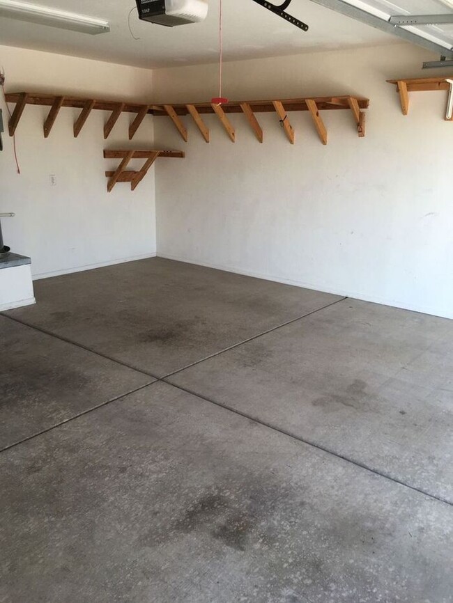 Building Photo - 7201 E Bloomtree Ln