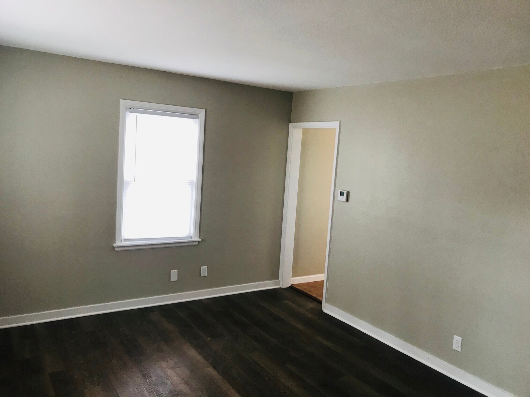 Building Photo - 4234 Elliot Ave