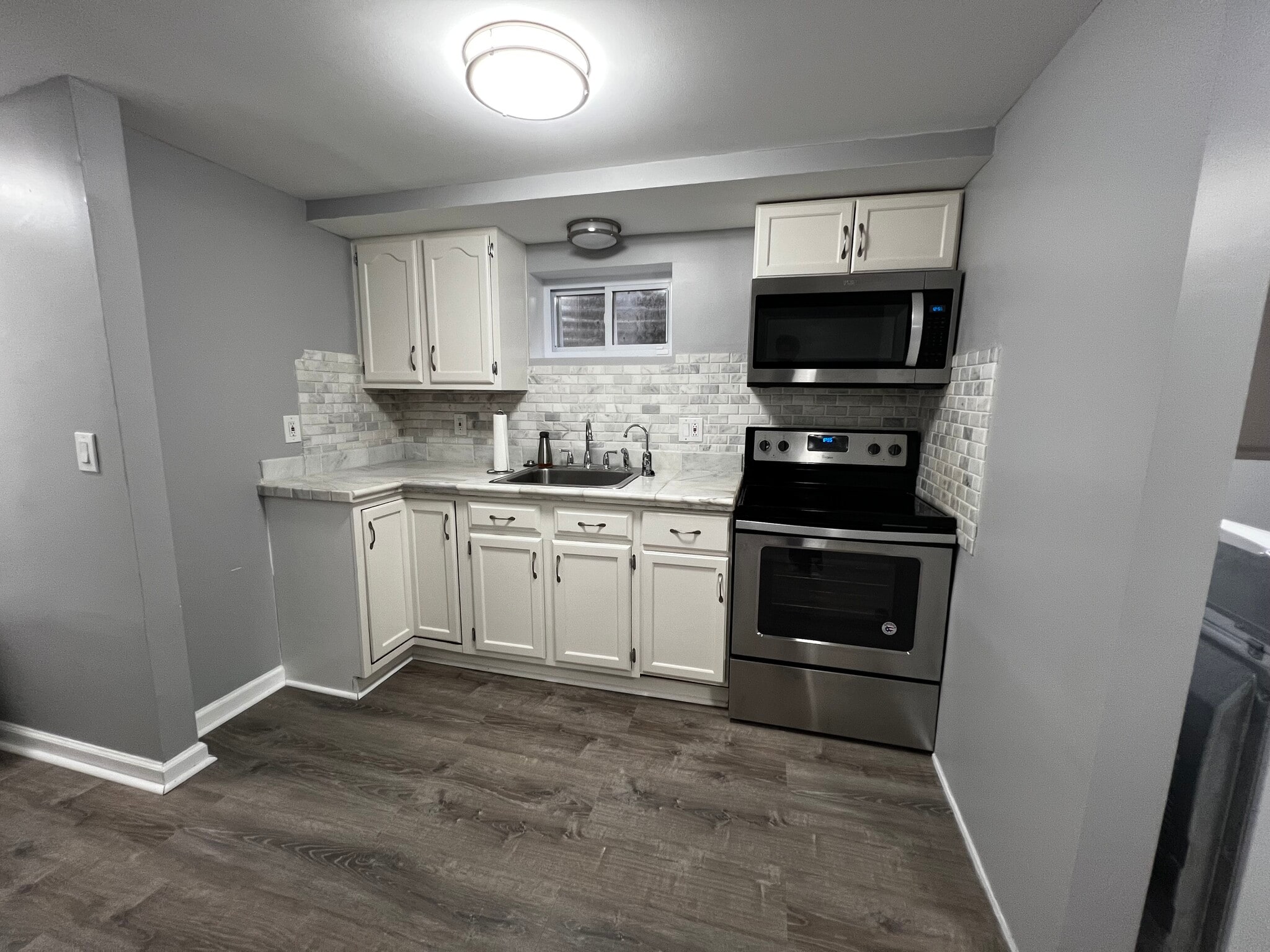 Building Photo - 2317 Glenmore Terrace