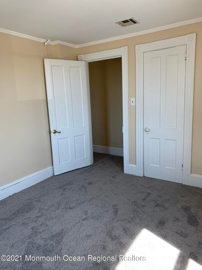 Building Photo - 500 Main St