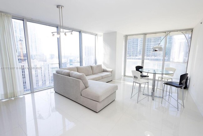 Building Photo - 475 Brickell Ave
