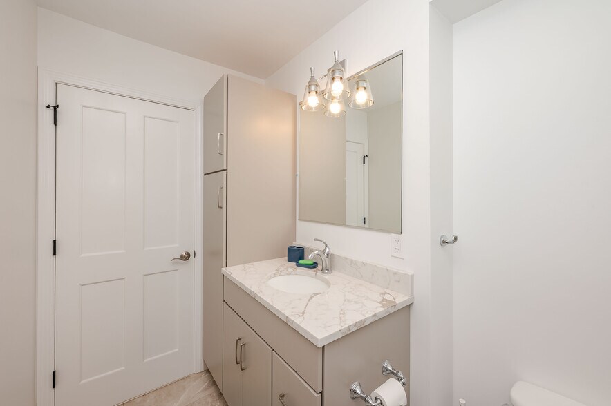 Building Photo - 363 Miller Ave