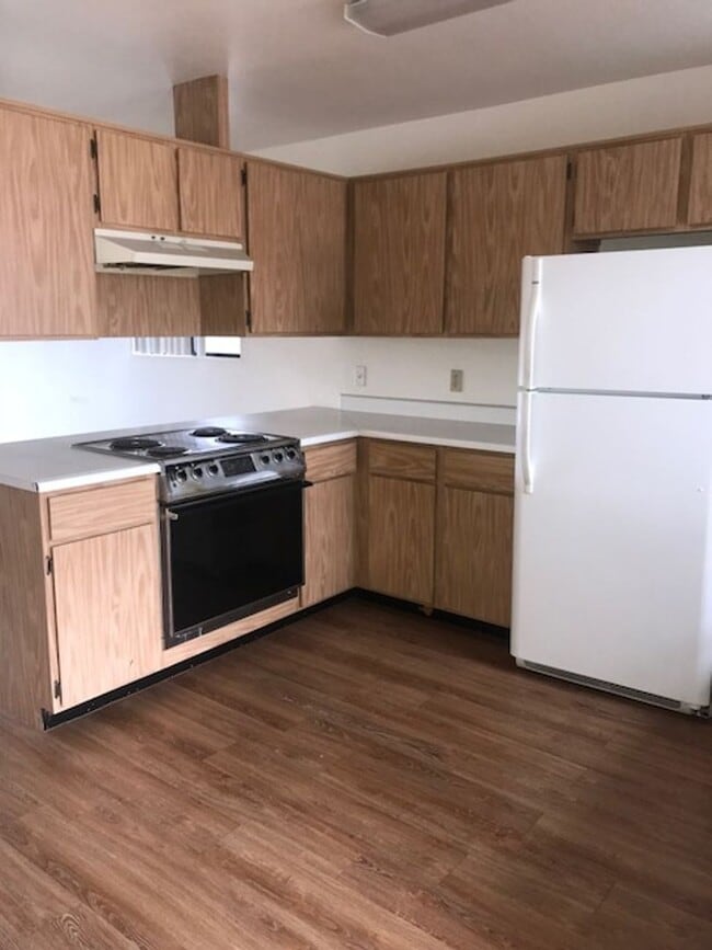 Building Photo - 7665 Spouse Dr