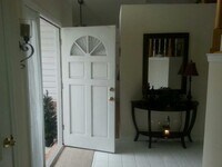 Building Photo - 880 Brande Ct