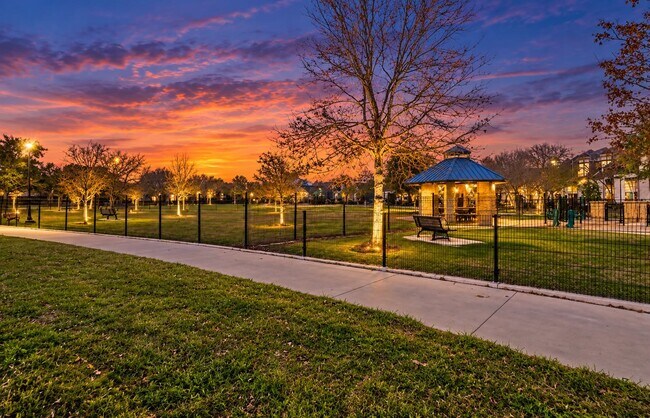 Building Photo - 11623 Waldemar Dr