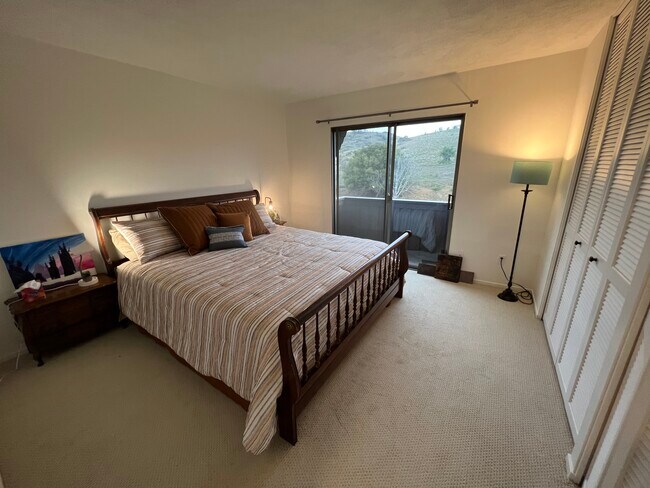 Building Photo - 15 Sulgrave Ln