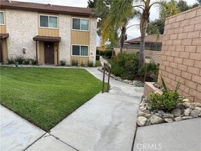 Building Photo - 1340 Vista Serena Ave