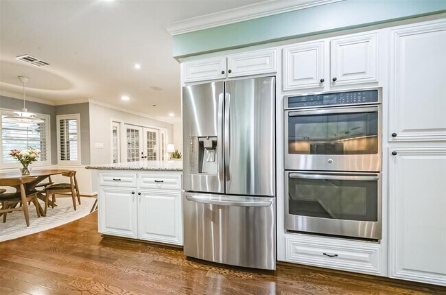 Building Photo - 5006 Shady Nook Ct