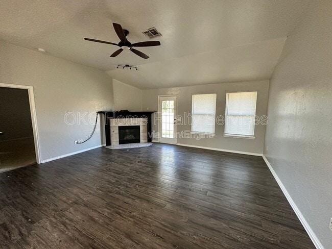 Building Photo - 4905 SE 55th St