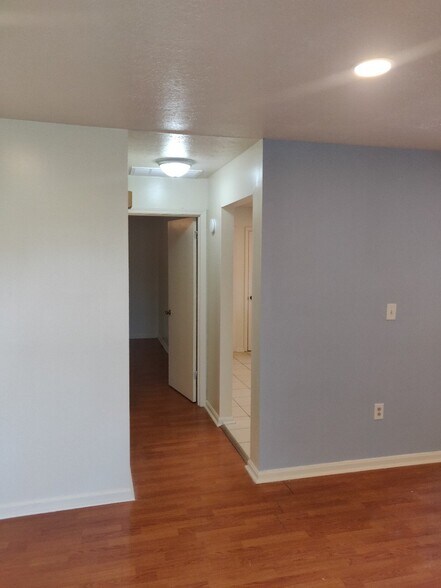 Building Photo - 3442-3442 Heatherfield Dr