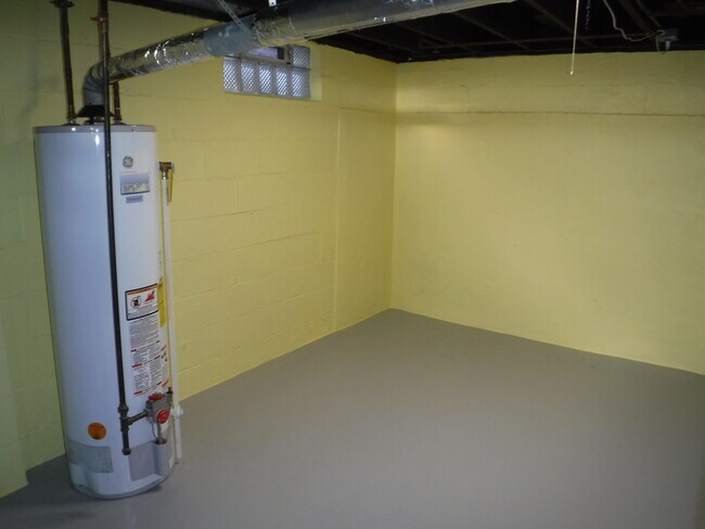 Building Photo - 1545 Atlantic St NE