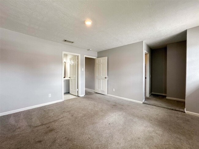 Building Photo - 11873 Algonquin Dr