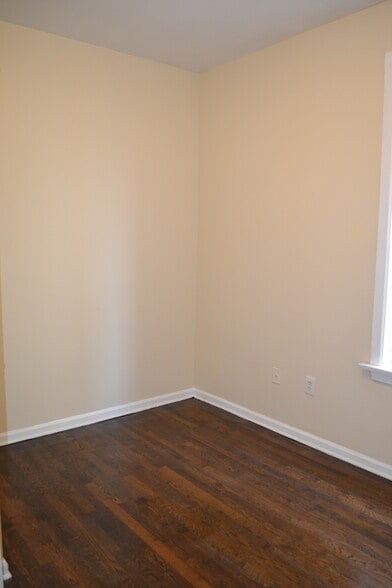 Building Photo - 4820 N Albany Ave