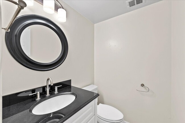 Building Photo - "Luxurious Reston Retreat: Spacious 2400 S...
