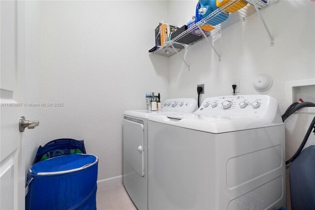 Building Photo - 3431 W 109th Pl