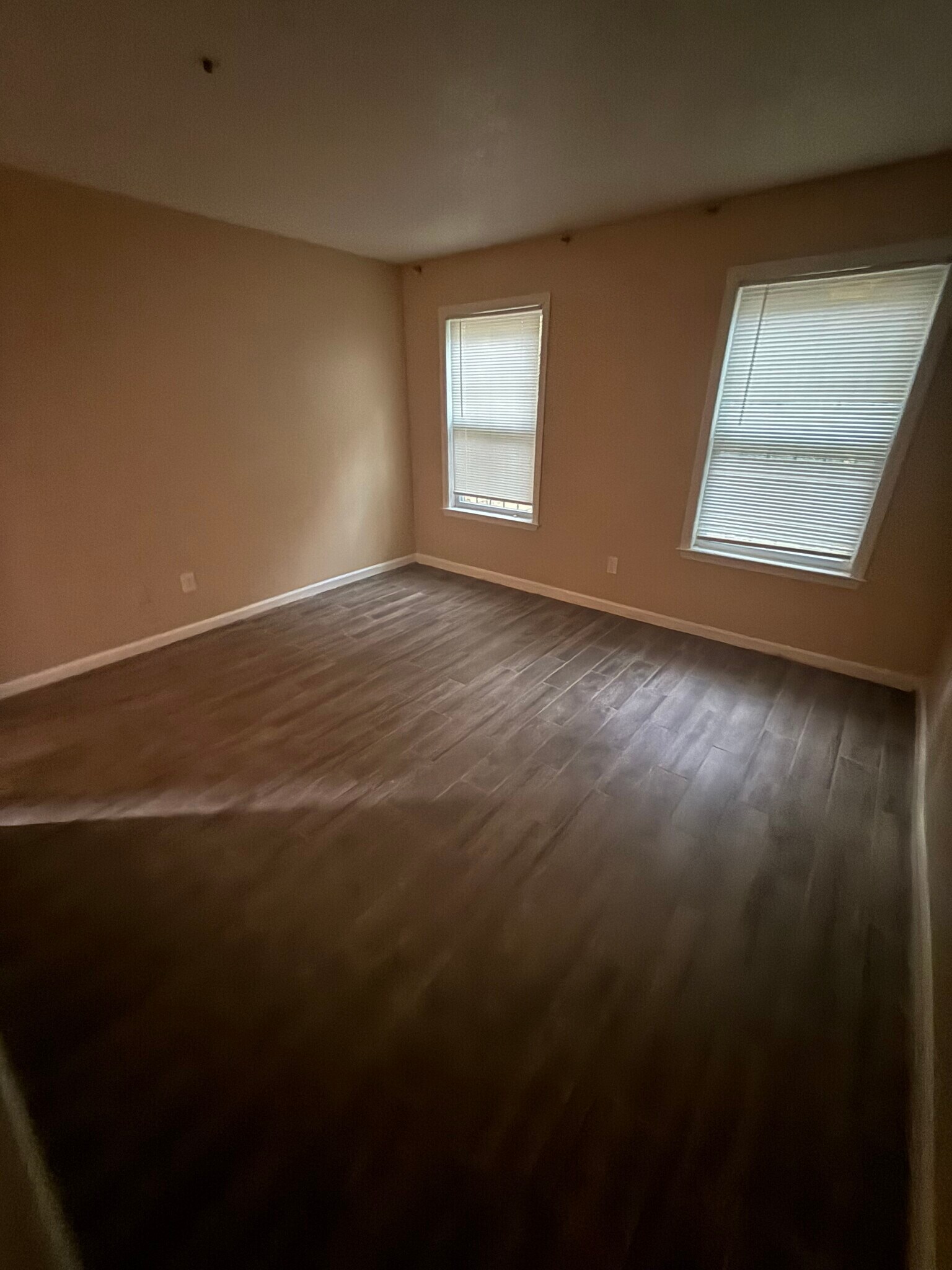 Building Photo - 606 Ridge Creek Dr