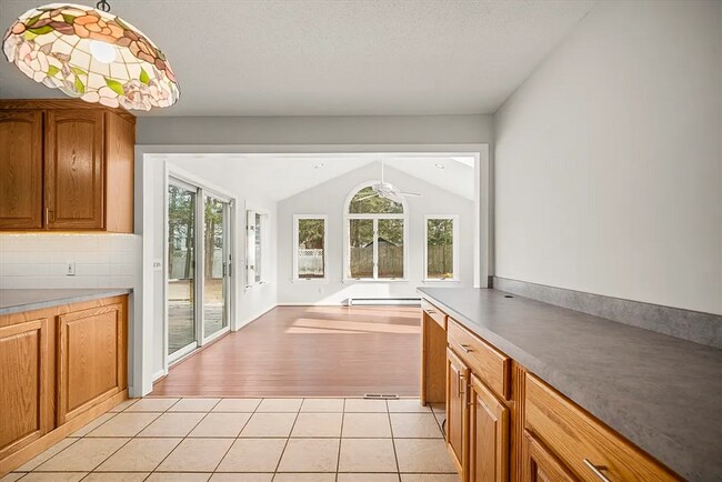 Building Photo - Beautiful Single Family Home for Rent in an Unbeatable Longmeadow Neighborhood!