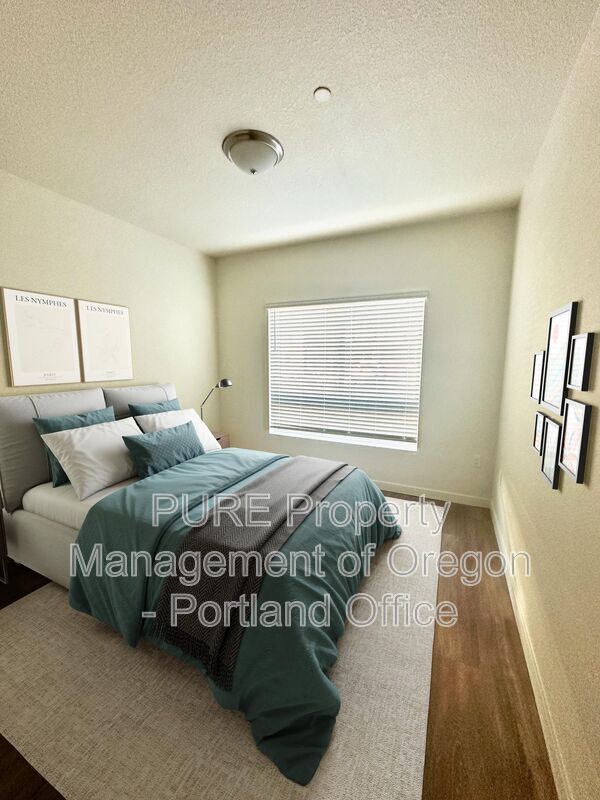 Building Photo - 22025 NE Halsey St