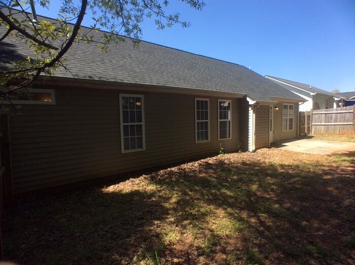 Building Photo - 128 Arbor Ridge Rd