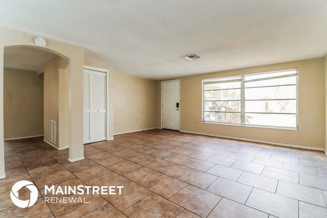 Building Photo - 9636 Mark Twain Ln