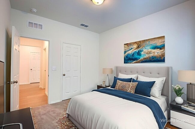 Building Photo - 2407 Carlow Ln