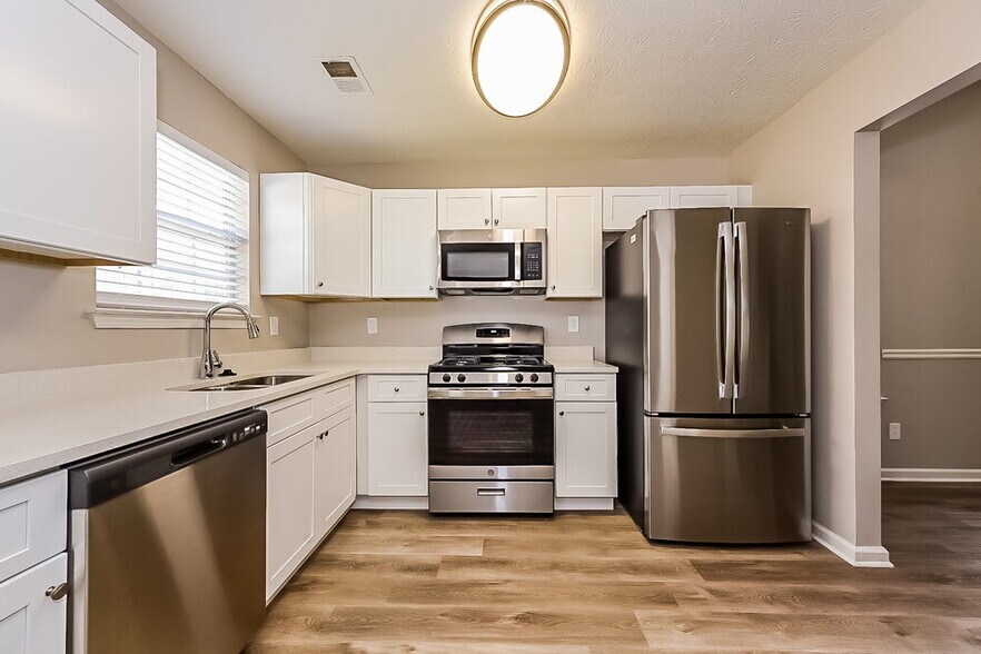 Building Photo - 1150 Ivey Ln