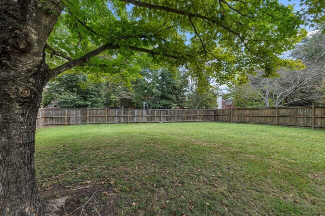 Building Photo - Spotless home in sought after Fieldstone Farms!