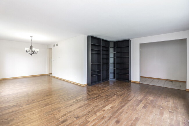Building Photo - 5111 Wildflower Ct
