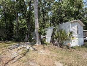 Building Photo - Freshly Updated Single-Wide in Quiet Community!