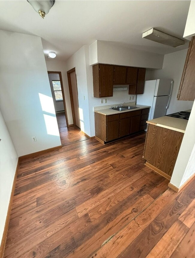 Building Photo - Jewell