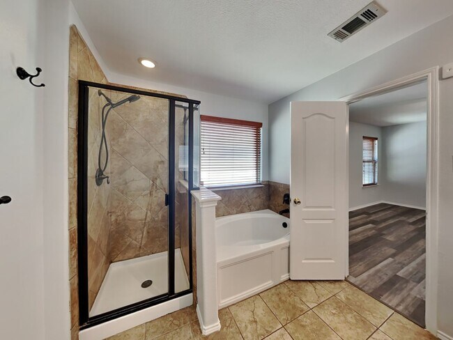 Building Photo - MOVE IN READY NOW IN KELLER ISD!