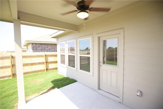 Building Photo - 415 Shale Cir