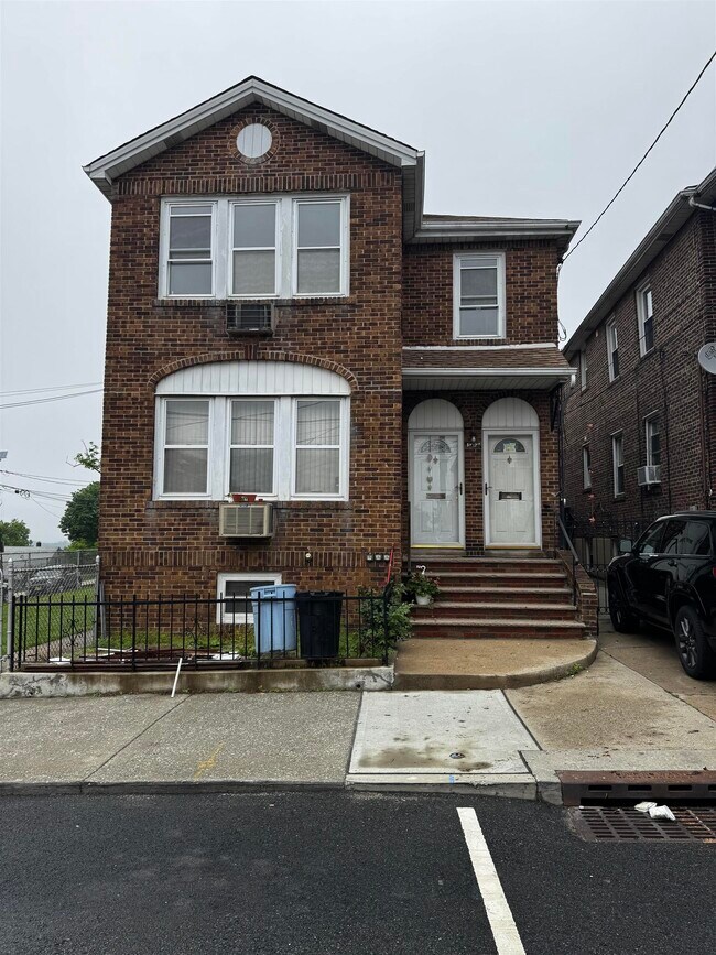 Primary Photo - 1212 88th St