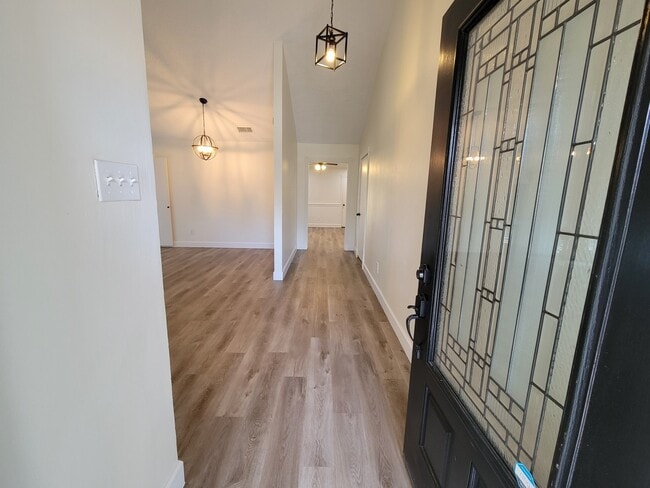 Building Photo - 22522 Deville Dr