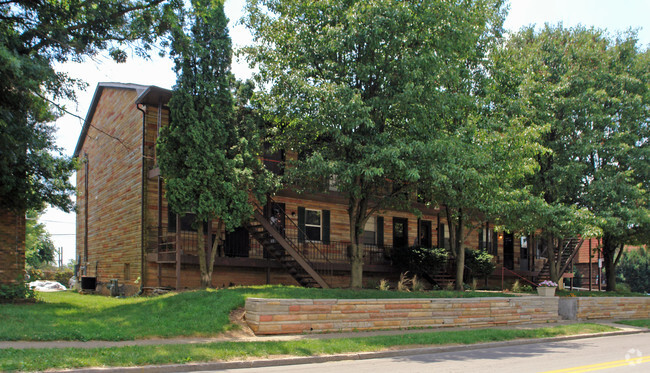 Primary Photo - 1868 Augusta Dr