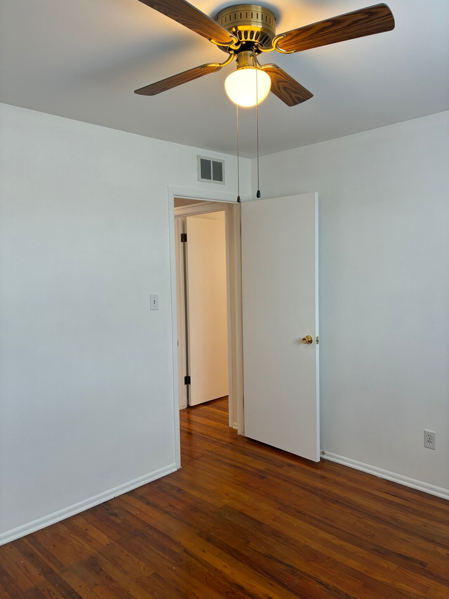 Building Photo - 1353 Stewart Ave