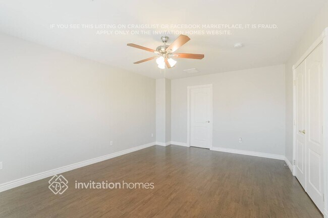 Building Photo - 9528 N 92nd Dr