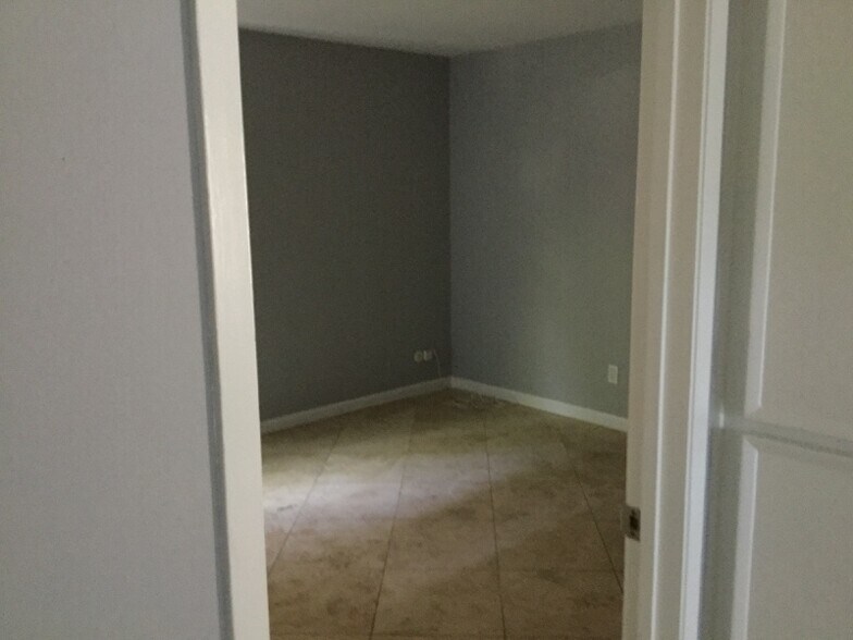 Building Photo - 151 W Glaucus St