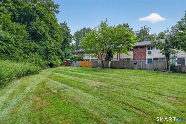 Building Photo - 1141 Waterbury Rd