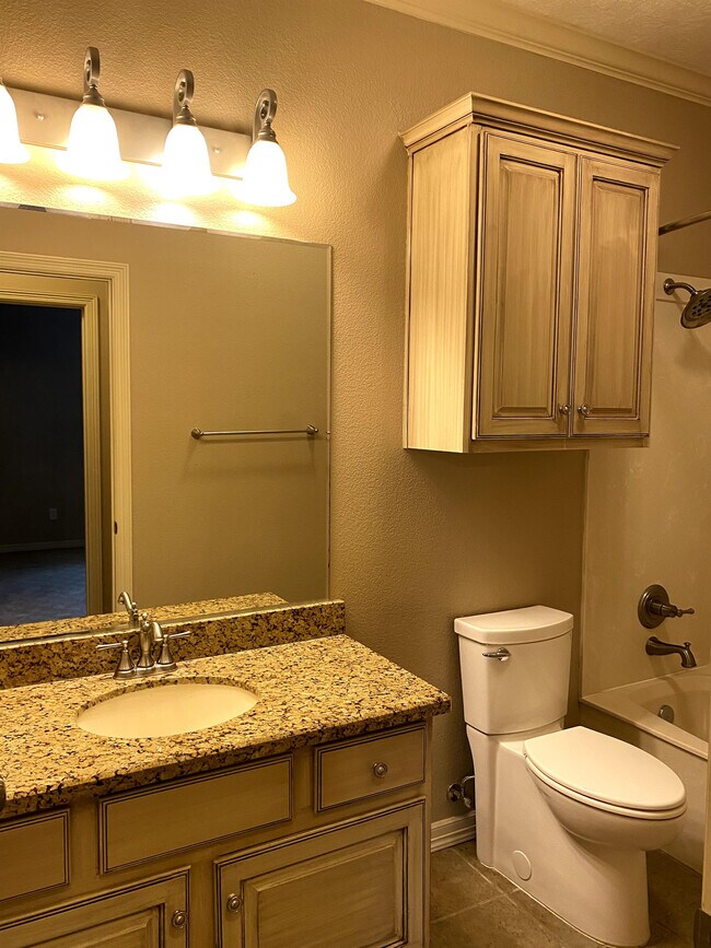 Building Photo - 8422 Alison Ave