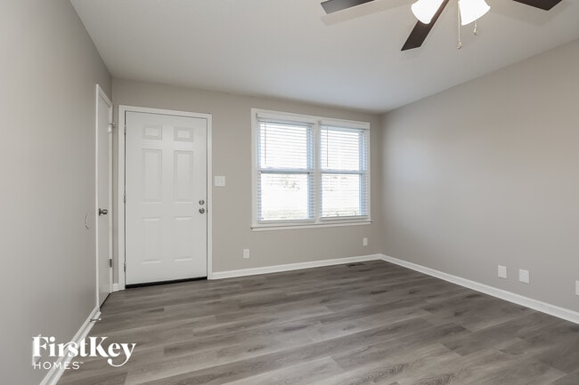 Building Photo - 1831 Palamino Dr