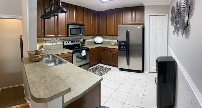 Building Photo - 7061 Snowy Canyon Dr
