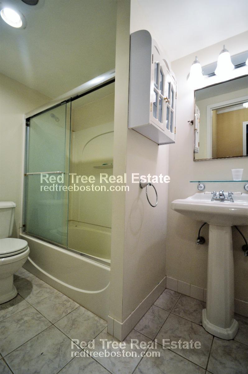 Building Photo - 30 Longwood Ave