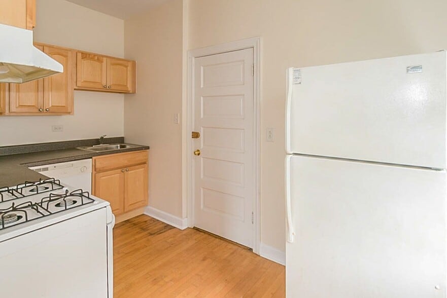 Building Photo - 1954 W Winona St